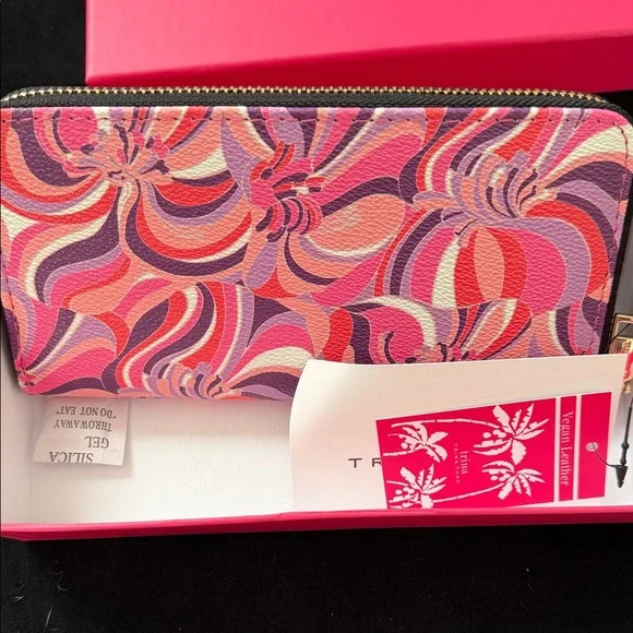 Trina Turk Vibrant Pink and Purple Swirl wallet - Picture 5 of 7